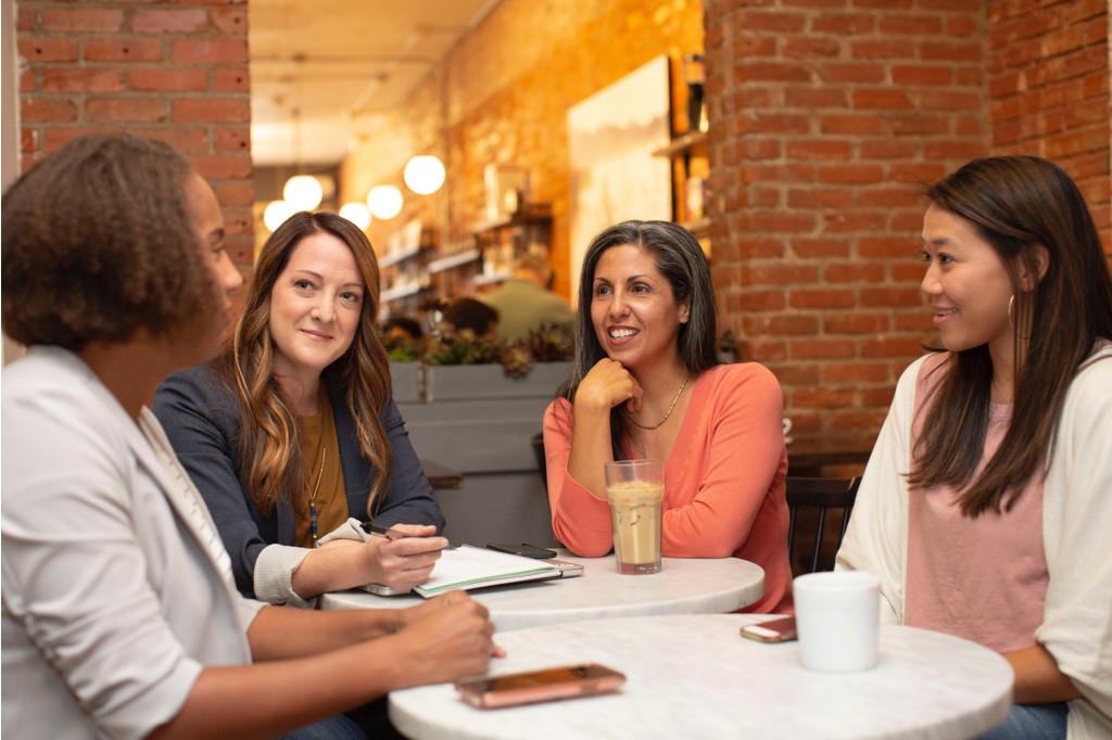Women chatting in a café